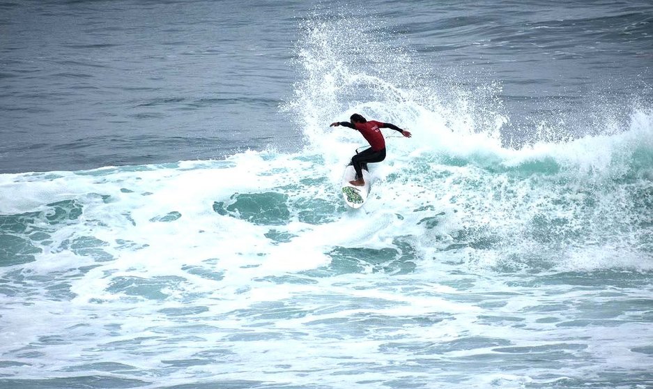 Viajan surfista de BCS al Nacional en Oaxaca