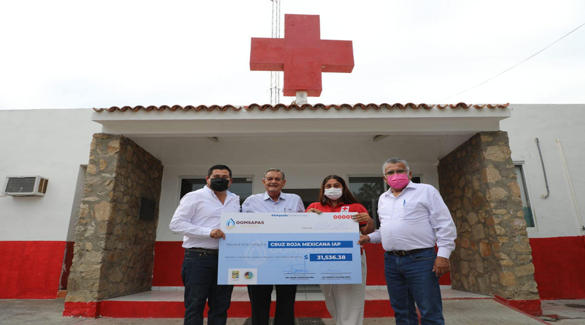 Más de 63 mil pesos entregó el Oomsapas de Los Cabos a Cruz Roja y Bomberos