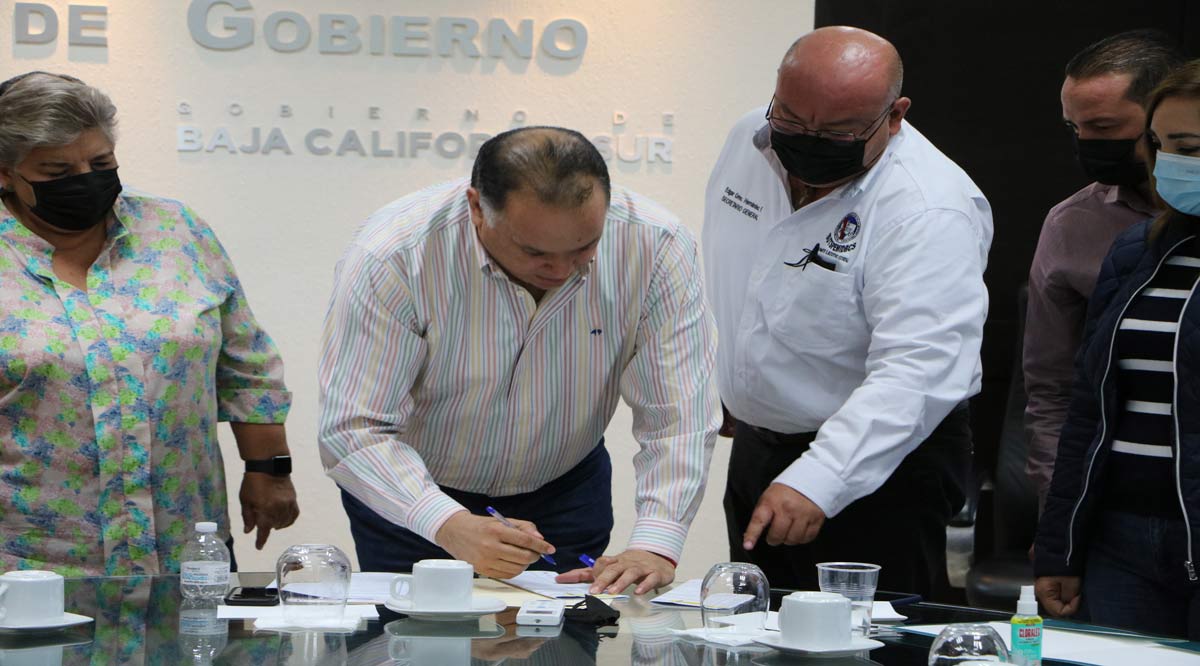 Recibió el gobierno de BCS el pliego petitorio del Sindicato de Burócratas