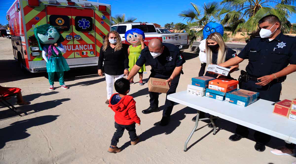 Entregaron 50 pares de calzados a niños de escasos recursos en CSL por Día de Reyes