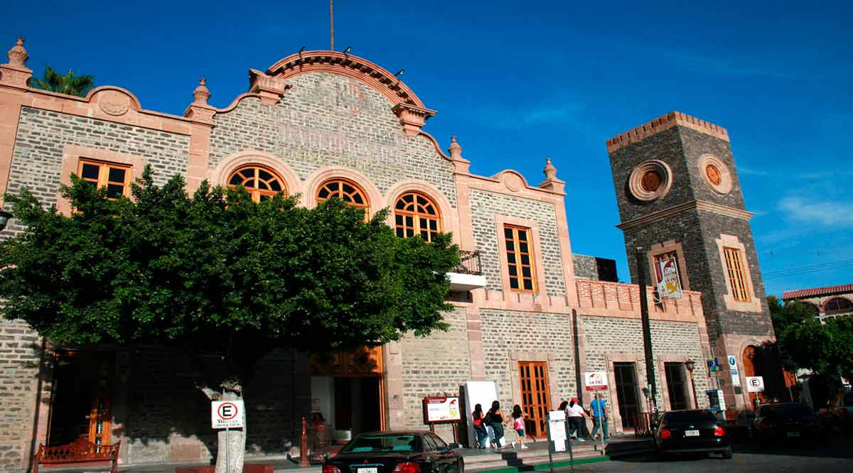 Exhiben 21 fotos restauradas de La Paz 1900-1959