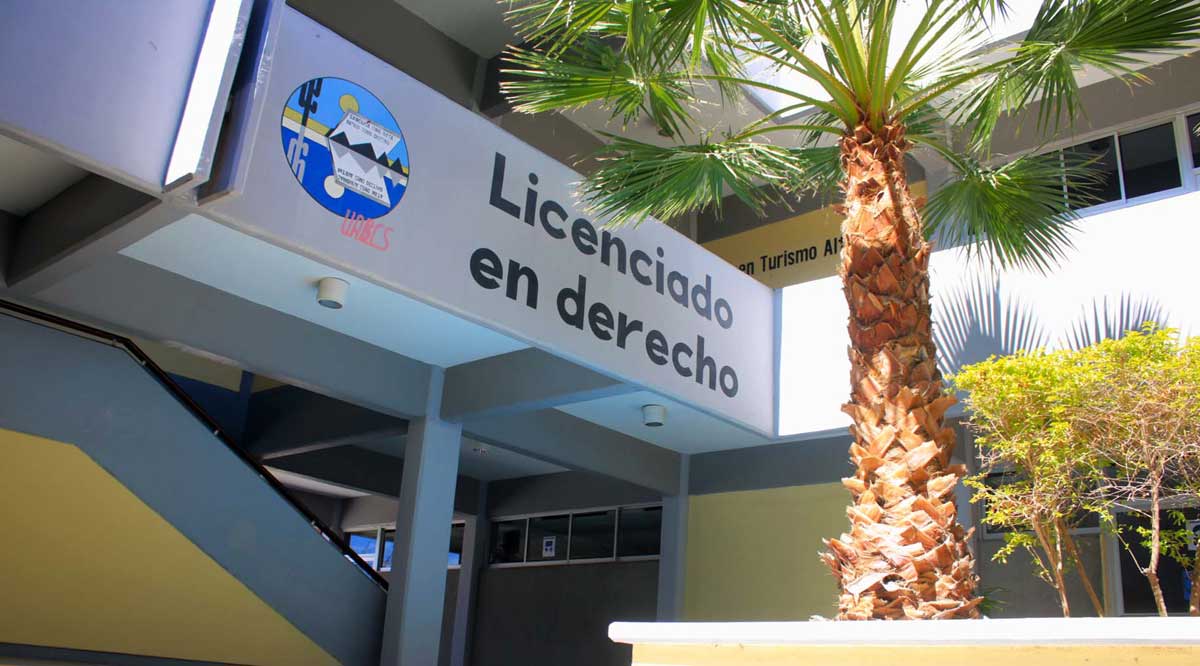 Refrendó la Licenciatura en Derecho de la UABCS su acreditación como programa de calidad