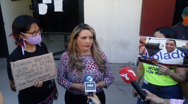 Diputado Pérez Cayetano ‘desaparece’ ante acusadora que le llevó denuncia por abuso sexual