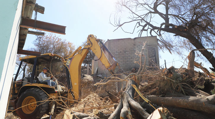 Se entregarán en 3 meses las seis casas destruidas por el incendio en Santiago Se entregarán en 3 meses las seis casas destruidas por el incendio en Santiago