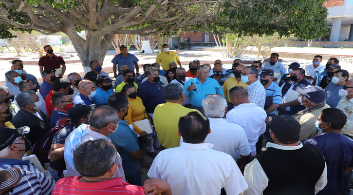Reclaman transportistas de La Paz trato similar al que se dio en Los Cabos