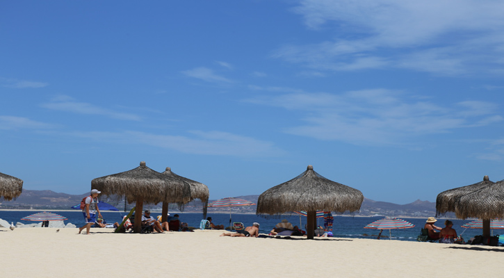 Piden a bañistas en Los Cabos respeto a las restricciones para uso y aprovechamiento de las playas