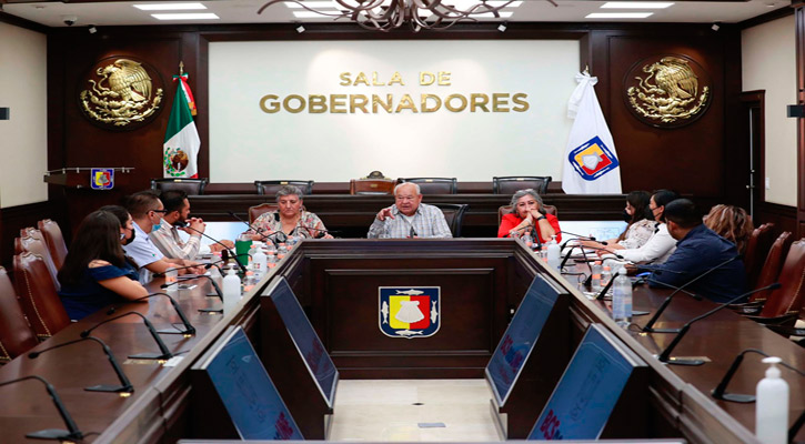 Se compromete el Gobernador a revisar sueldos de profesores de Telebachillerato