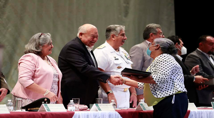 Anuncia el Gobernador 5 programas para sector educativo de BCS