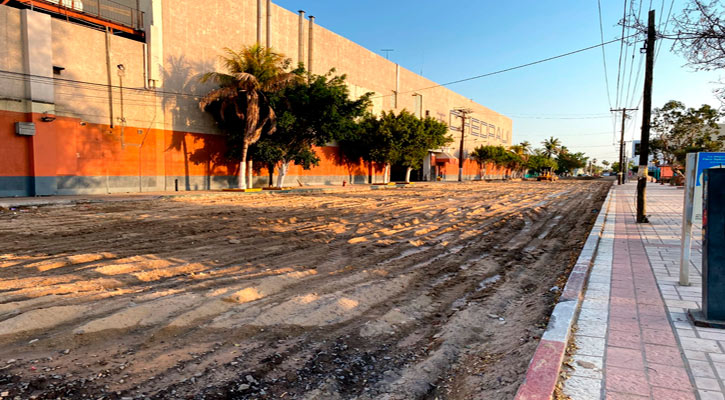 Implementan puntos estratégicos para recolección de basura por calles cerradas en La Paz