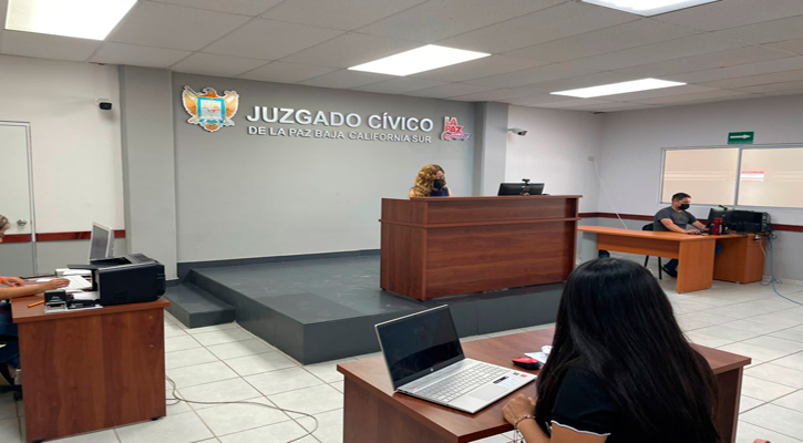 Sancionan a menor agresor de policías en el malecón de La Paz tras provocar riña