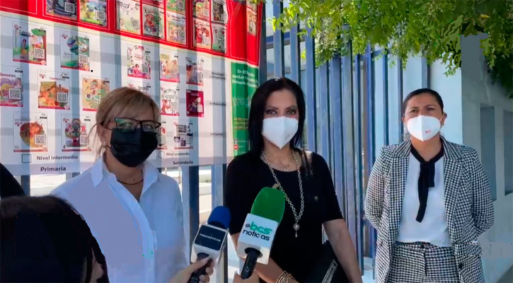 Insiste dirigente sindical en el despido de titular de SEP; el Gobernador la respalda
