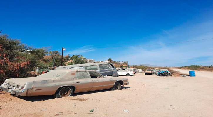 Más de 120 vehículos abandonados en vía pública se han detectado en Los Cabos