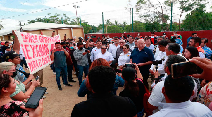 Atendió el Gobernador a la familia de Jesús Ledesma Atendió el Gobernador a la familia de Jesús Ledesma