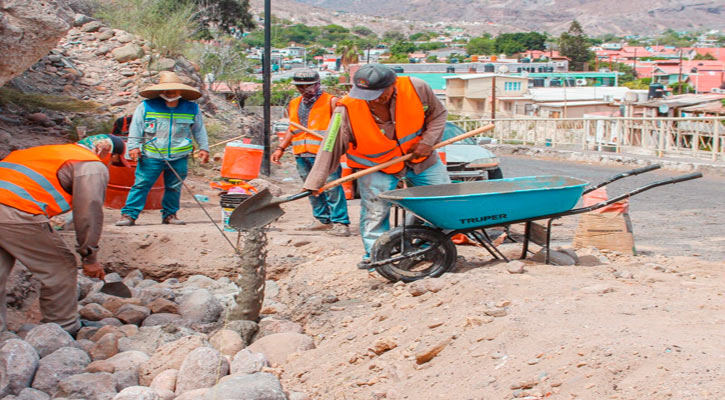 Inicia obra de rehabilitación del acceso a la colonia Mesa México en Santa Rosalía