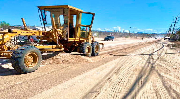 Se mantiene la rehabilitación de calles de terracería en CSL tras las pasadas lluvias