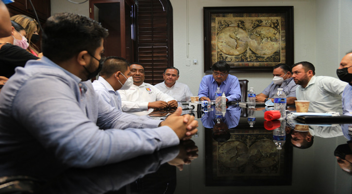 Acuerdan no más detenciones por parte de autoridades, ni bloqueos por parte de Uber en Los Cabos