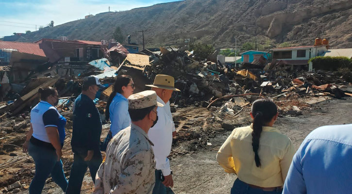 Compromete el Gobernador apoyo a las familias que se les incendió su vivienda en Santa Rosalía