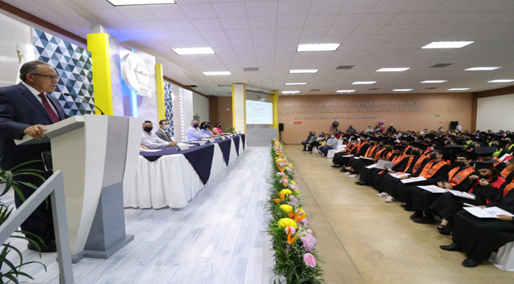 Egresaron 351 alumnos de la UABCS Campus La Paz