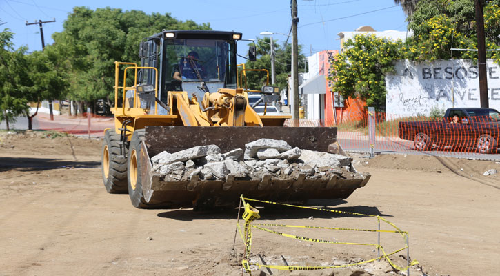 Inicia obra de pavimentación en el bulevar Hojazen en CSL