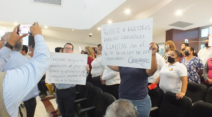 Se manifestaron trabajadores del Congreso del Estado para exigir pago de quinquenio Se manifestaron trabajadores del Congreso del Estado para exigir pago de quinquenio
