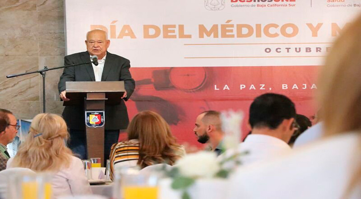 Convoca el Gobernador a los médicos a continuar con su labor con ética y profesionalismo