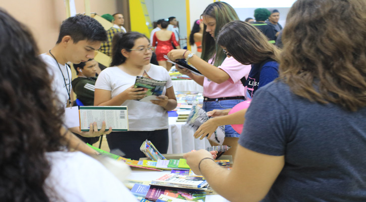 Inicia la Feria Universitaria del Libro UABCS este martes 8 de noviembre