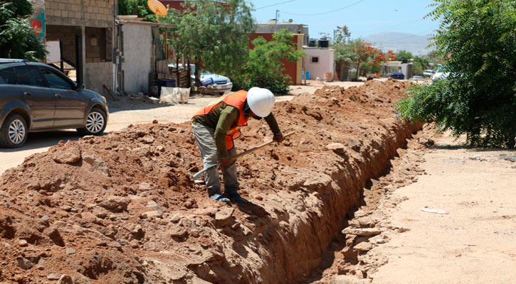 Se construyeron más de 5 mil metros lineales de red de agua potable en un año en Los Cabos