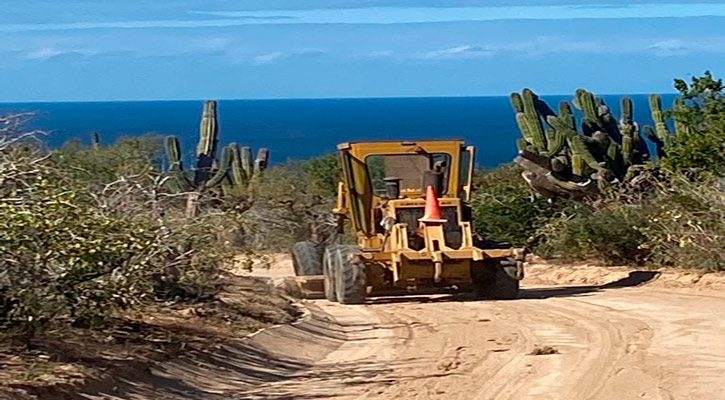 Realizan trabajos de limpieza y mantenimiento en zona rural de Los Cabos