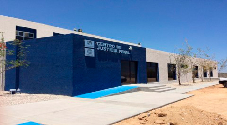 Advierten presencia de supuesto grupo delictivo a través de una manta en CSL