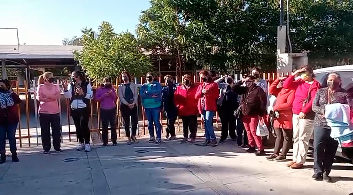 Padres de familia del CAM piden se quite la ciclovía de Jalisco y Colima Padres de familia del CAM piden se quite la ciclovía de Jalisco y Colima