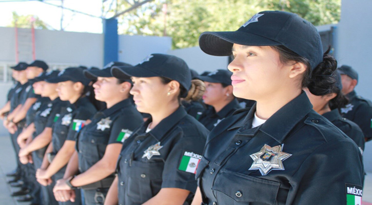 Anuncian bono de riesgo para policías de La Paz en el 2024