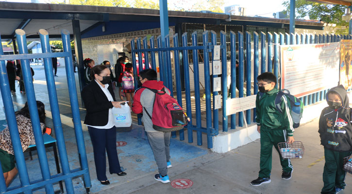Regresaron a las aulas con medidas de prevención sanitaria más de 150 mil estudiantes en BCS