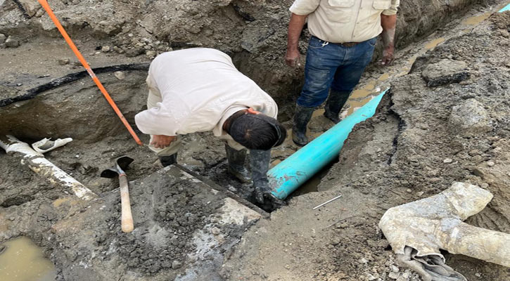 Se atendió problema de drenaje sanitario en la colonia Acuario en CSL Se atendió problema de drenaje sanitario en la colonia Acuario en CSL