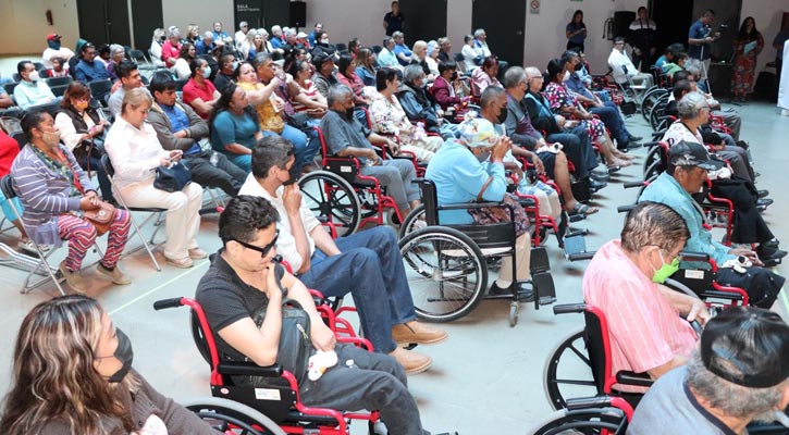 Dona Weelchair Foundation 70 sillas de rueda a BCS en CSL