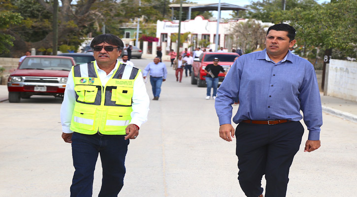 Compromete Leggs Castro pavimentación de la calle 5 de Febrero la Delegación de La Ribera
