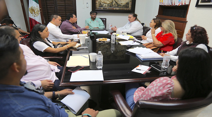 Acuerdan gobierno y burócratas de Los Cabos otorgar bases por condiciones de antigüedad