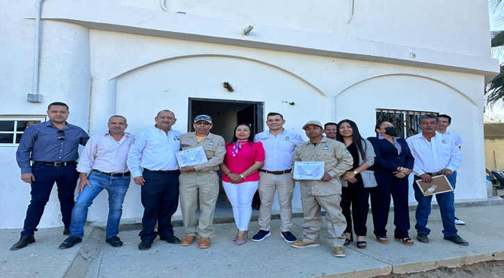 Reconocen y estimulan económicamente al “Fuguero del Mes” en el Oomsapas de Los Cabos