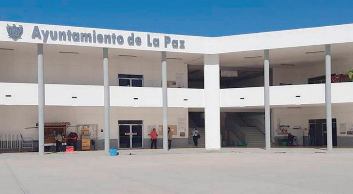 Fue a Hacienda por recursos la Alcaldesa de La Paz y le salieron con que debe 330 mdp