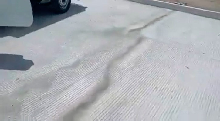 Fisuras en pavimentación del Pino Pallas y la Alcaldesa de La Paz, son objeto de carrilla en redes sociales