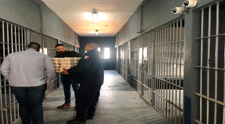 Realiza personal de Derechos Humanos de Los Cabos visita a Barandilla para que reciban un trato digno