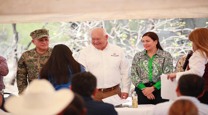 Entregó el Gobernador centro de transformación y apoyos productivos a artesanos de El Rosario