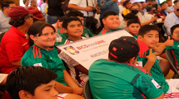 Anuncian inversión de 1.3 mdp para rehabilitar el estadio de futbol de Caduaño