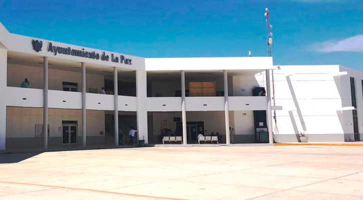Pagó gobierno de La Paz la primera parte del retroactivo a personal de confianza