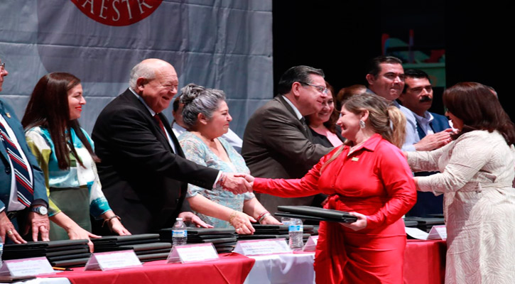 “Sin educación, no hay transformación”: Víctor Castro