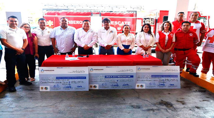 Recibieron Bomberos y Cruz Roja más de 1 mdp por parte del Oomsapas de Los Cabos