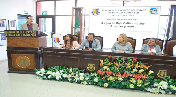 Compareció el magistrado Serrano ante los legisladores; busca la reelección por 6 años Compareció el magistrado Serrano ante los legisladores; busca la reelección por 6 años
