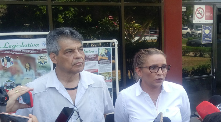 Demandaría otra vez Georgina Roldán a Pérez Cayetano por no dar disculpa pública Demandaría otra vez Georgina Roldán a Pérez Cayetano por no dar disculpa pública