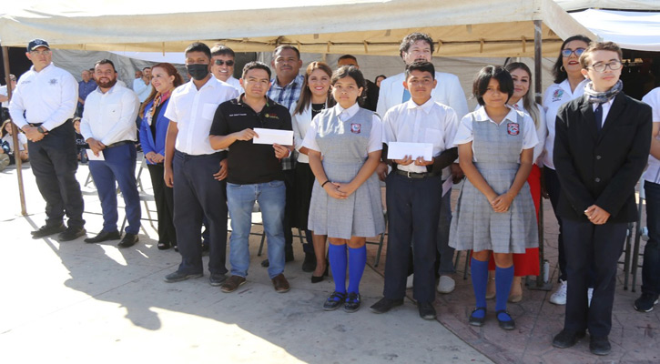 Premian a ganadores del concurso de “Modelado de Arena” en CSL