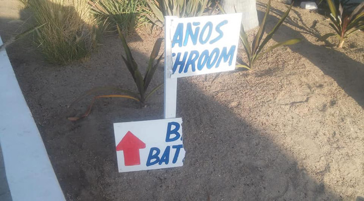 Cierran al público regaderas y baños de la playa Palmilla por actos vandálicos