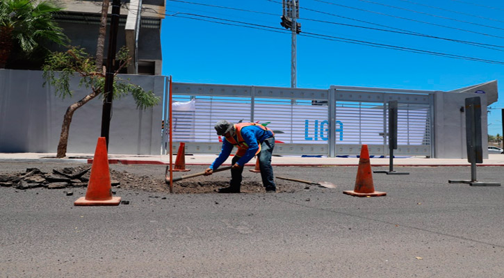 Atienden problemática de drenaje en estadio Guaycura en La Paz